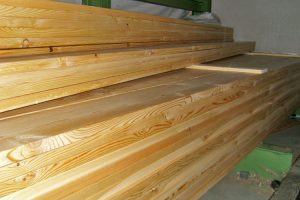 bretter-gehobelt-kiefer-natur-holz-heckele