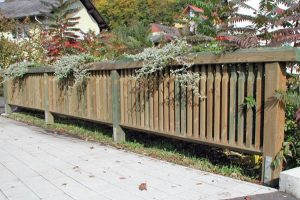 holzgelaender-bruecke-kesseldruckimpraegniert-holz-heckele