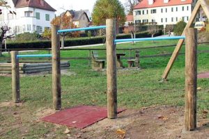 spielplatz-dreifach-reck-holz-heckele