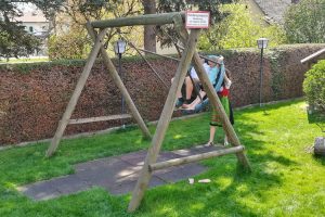 vogelnestschaukel-kinderspielplatz-fallschutzmatten-holz-heckele